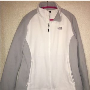 Women’s XL. The North Face fleece jacket.